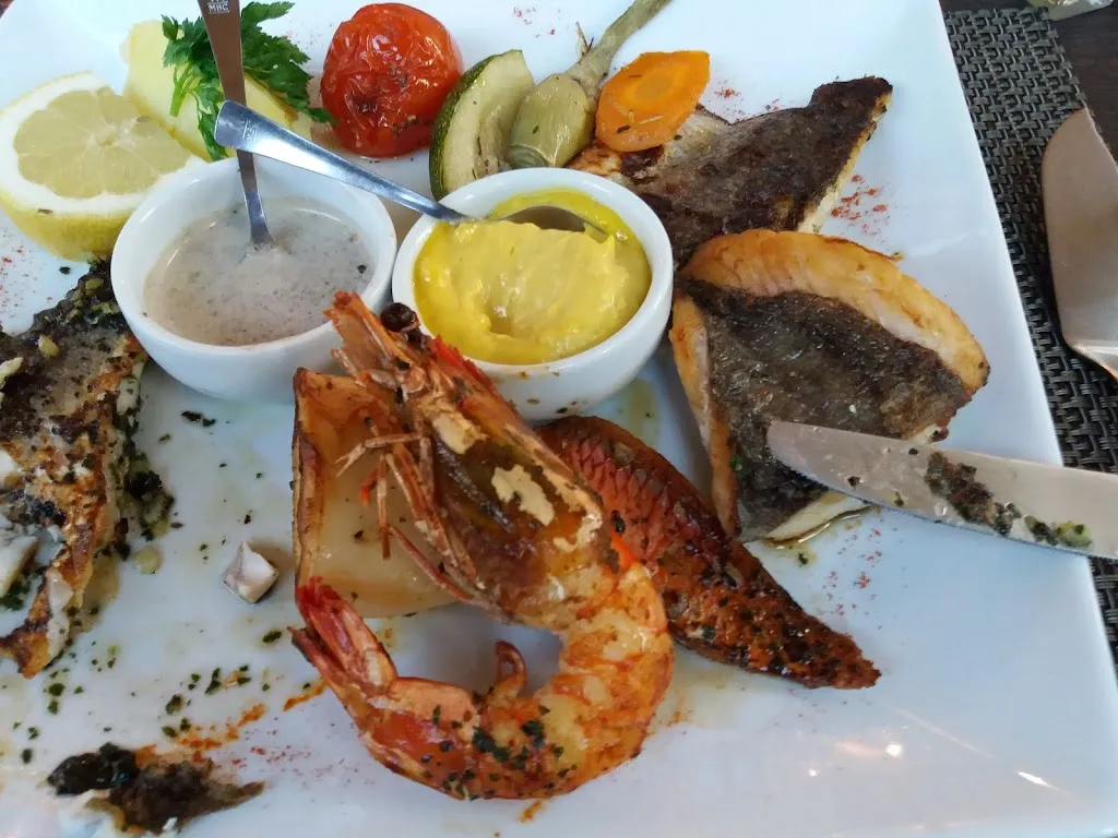 Peter Alexander_Ô Fil de l'eau_Saint-Martin-de-Crau_review