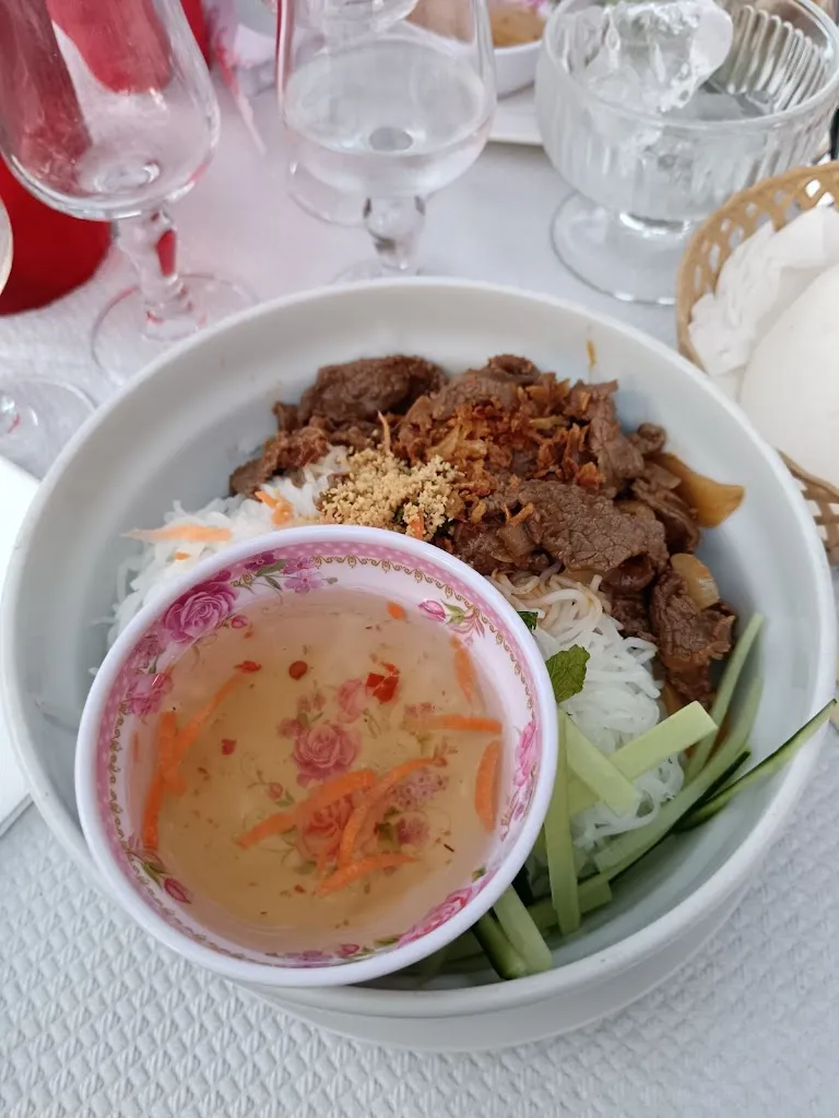 Arielle Chochoy_HOI-AN_Saint-Martin-de-Crau_recensione