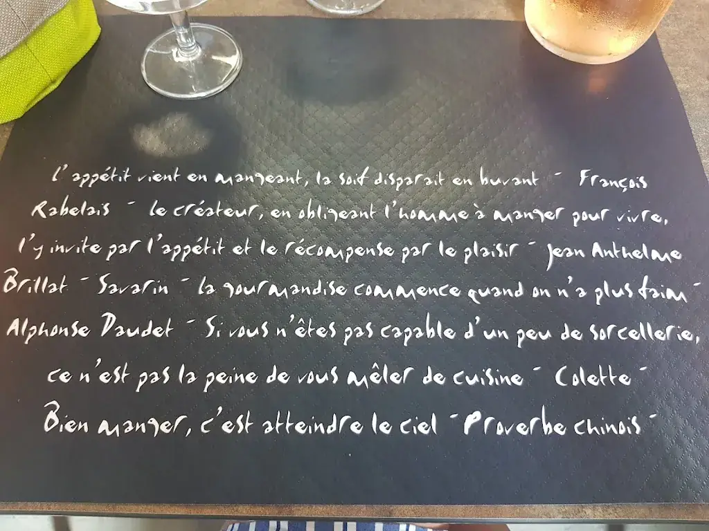 Melanie Robert_La Casa d'Ay_Ardoix_review