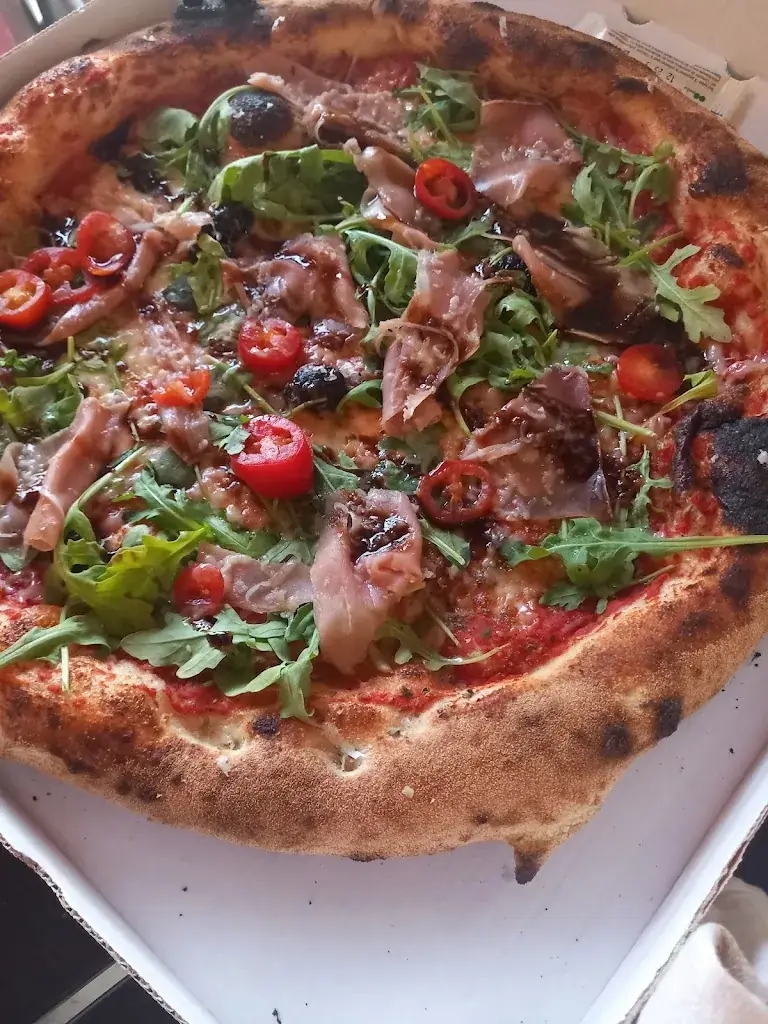 Elodie_Pizza di Napoli_Saint-Martin-de-Crau_review