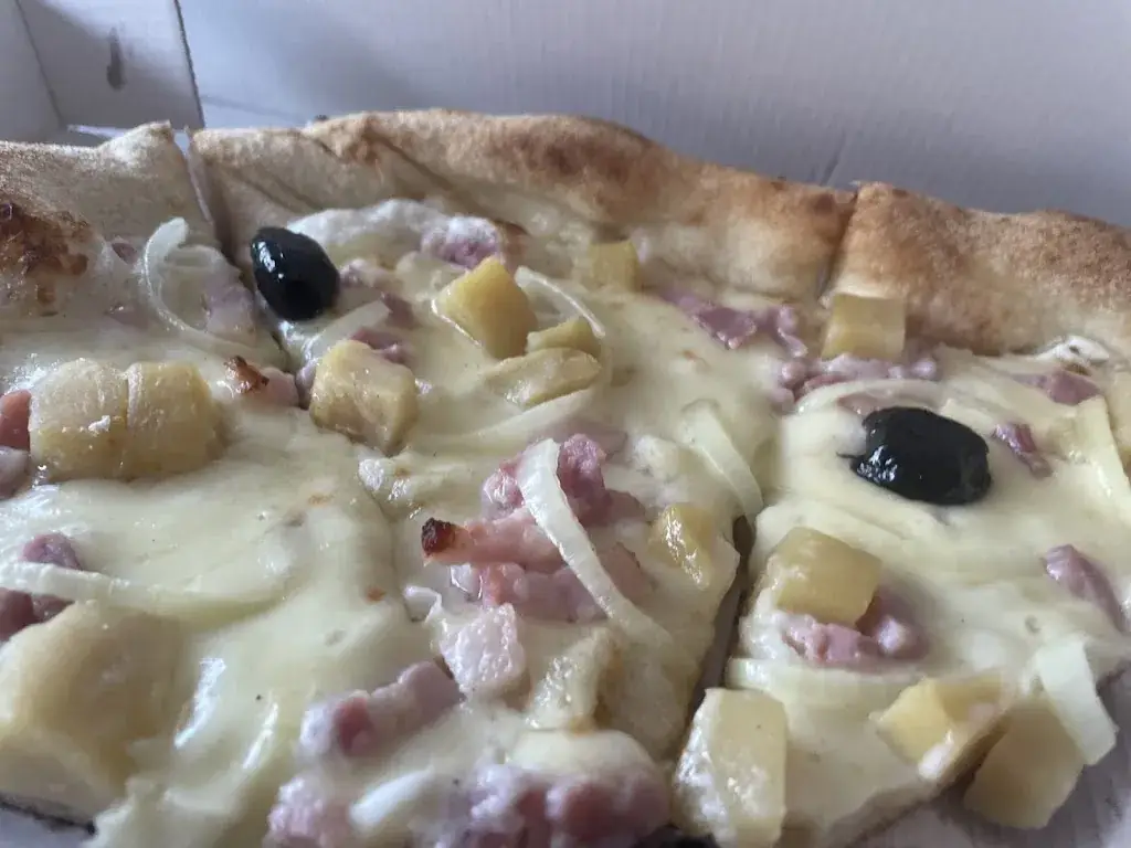 Charlene Lam_Pizza Véro_Saint-Martin-de-Crau_review