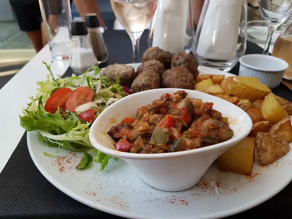 Bar Tabac De Saint Tronc Le Jardin_Marseille_slider_image_2