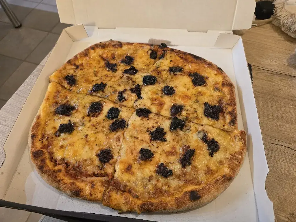 Vanessa R._Pizzeria L’Essentiel de St Savournin_Saint-Savournin_review