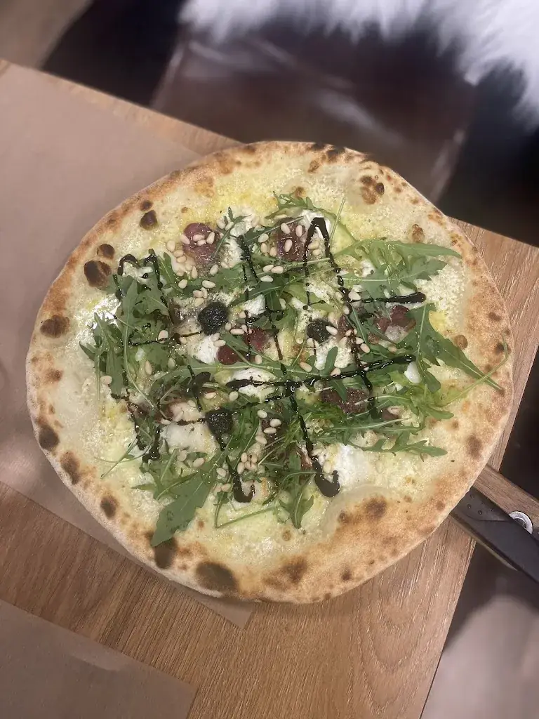 Pizzeria L’Essentiel de St Savournin_Saint-Savournin_slider_image_3