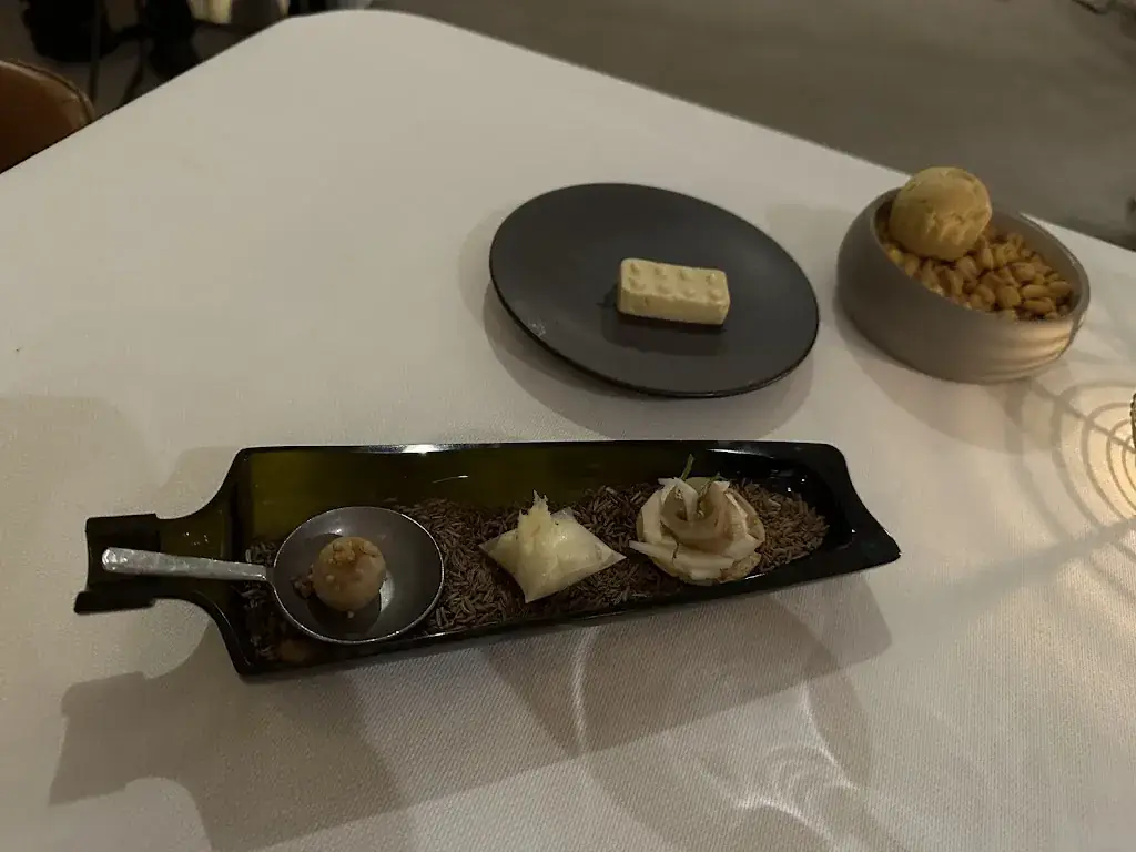 Caroline Wood_Hotel Gourmet Restaurant La Huchette_Replonges_review