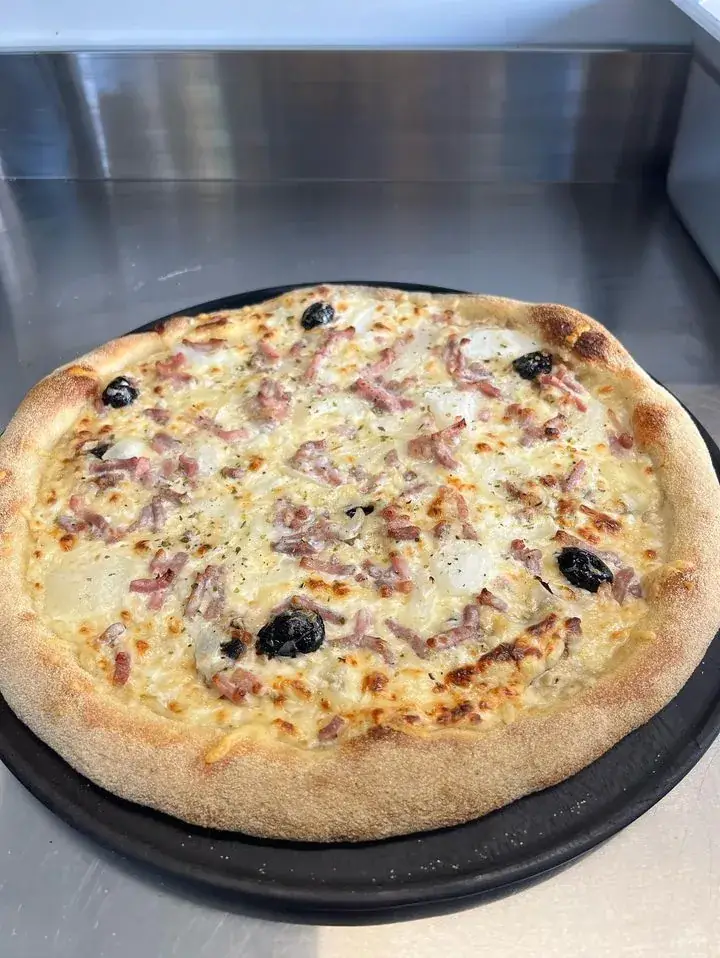 Lugo Pizza restaurant in Saint-Savournin