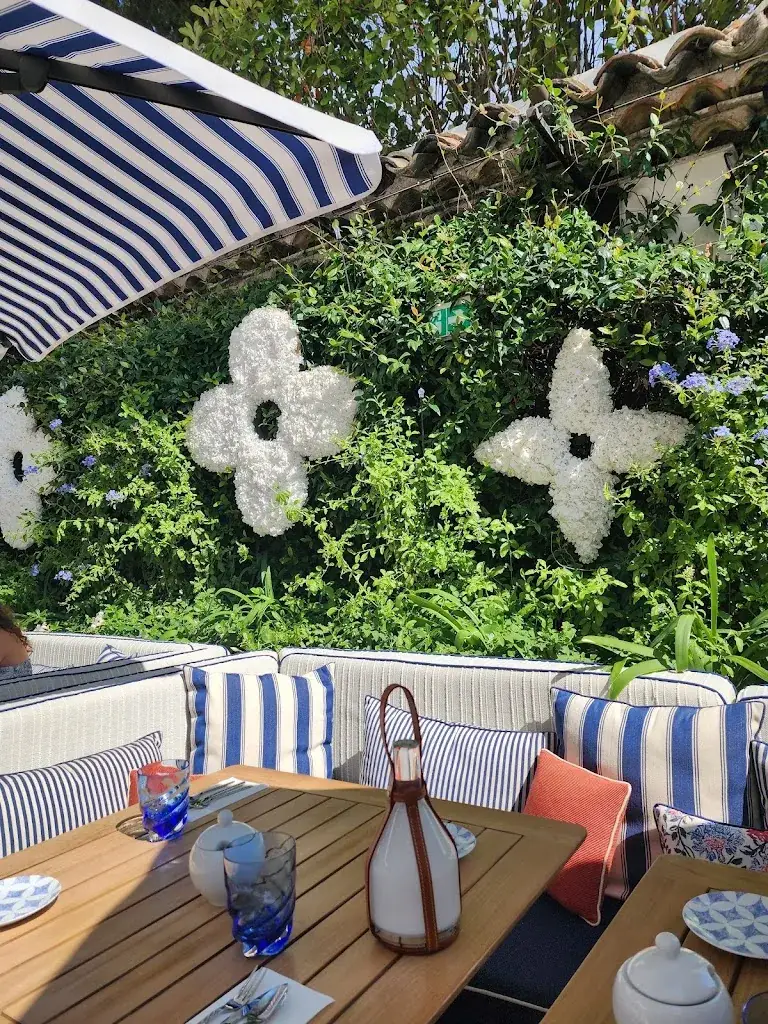 Restaurant Arnaud Donckele & Maxime Frédéric at Louis Vuitton_Saint-Tropez_slider_image_3