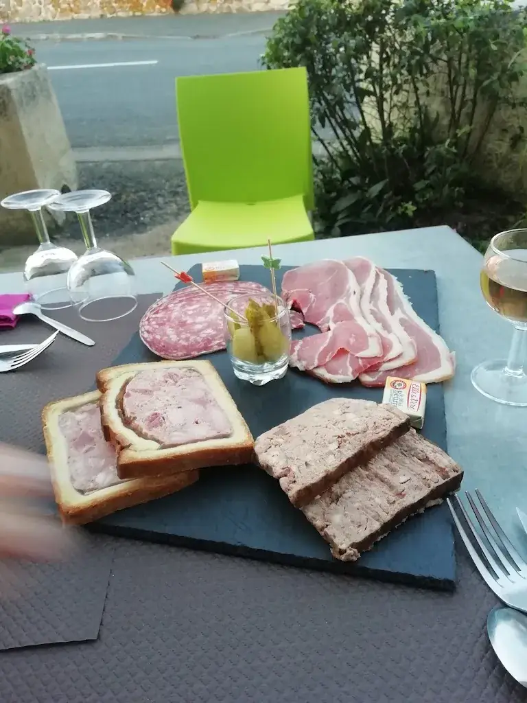 Menu_Restaurant LE PETIT BOURBONNAIS_Sainte-Thérence_image_1