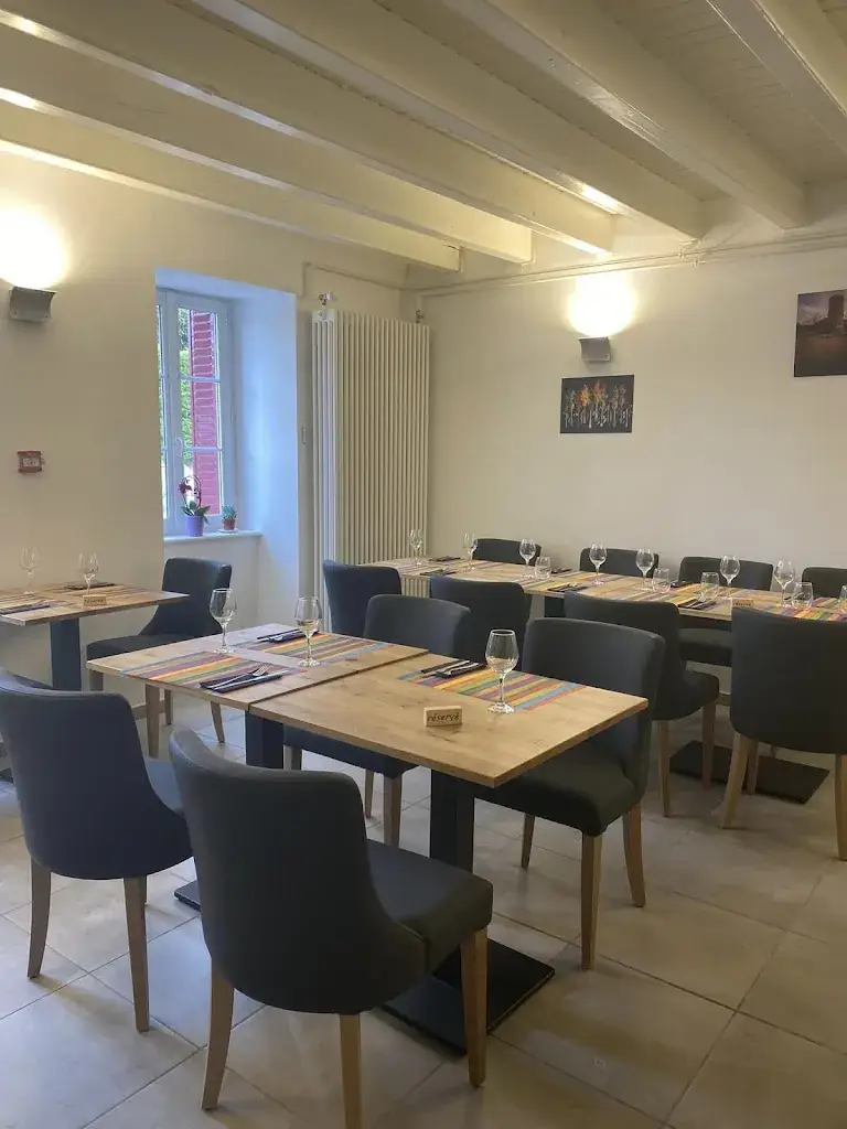 Restaurant LE PETIT BOURBONNAIS_Sainte-Thérence_slider_image_1