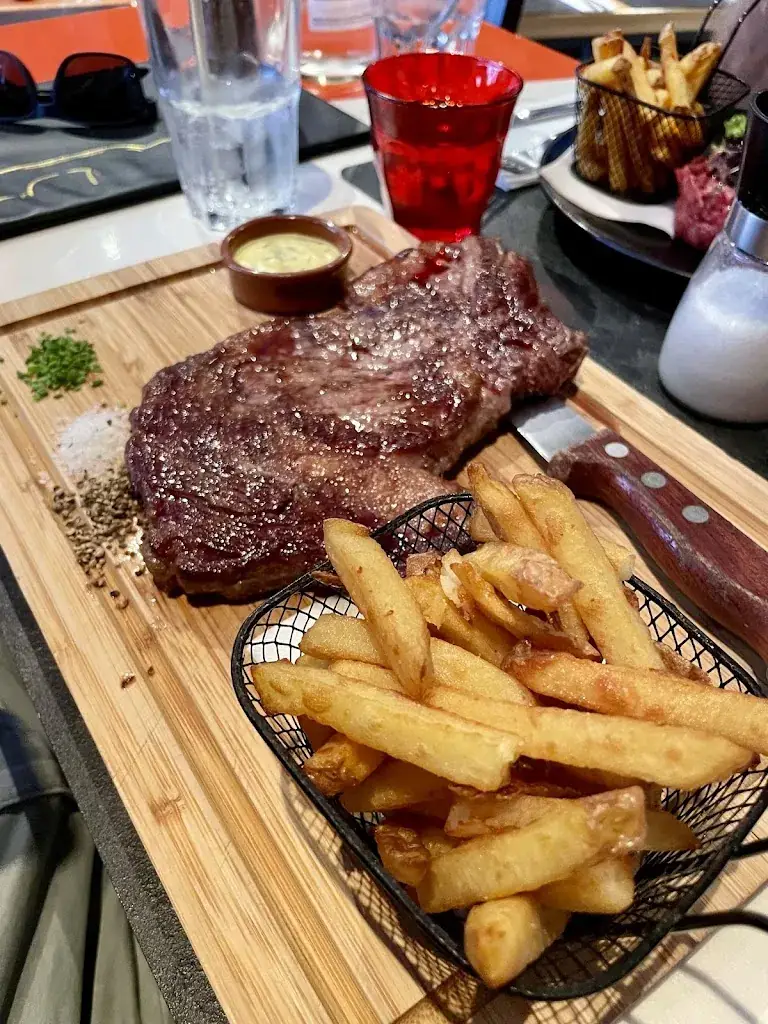 Ashleigh Harnwell_La Table Restaurant_Saint-Raphaël_review