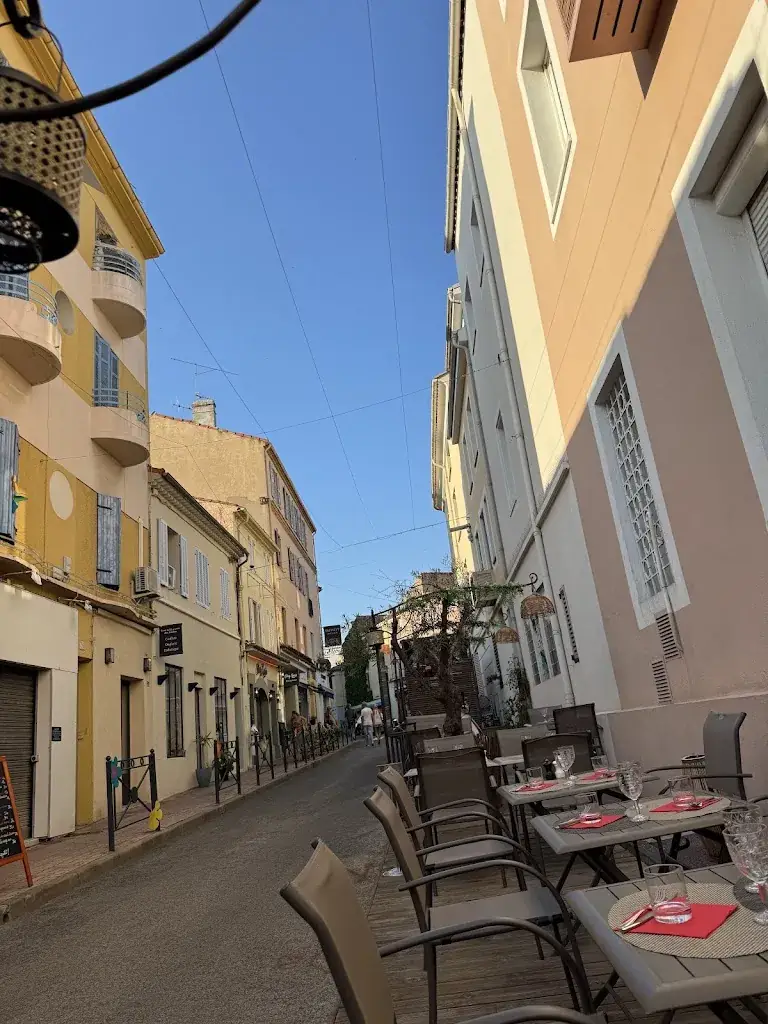 Fredrik Almström_Chez Gaston_Saint-Raphaël_review