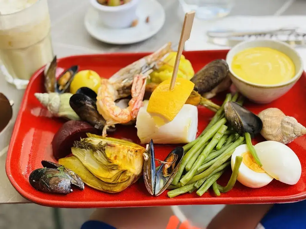 Elena Okhonko_Le Jardin Poncet_Saint-Raphaël_review