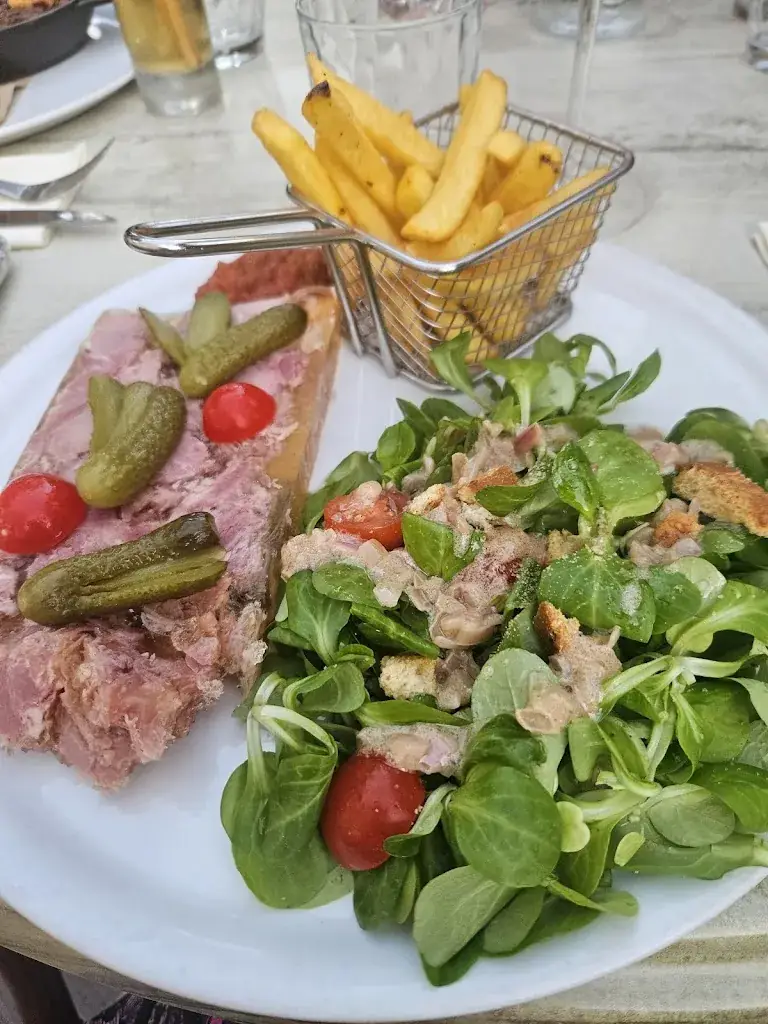 Laurence Guillot_L’estaminet by yvan_Saint-Raphaël_review