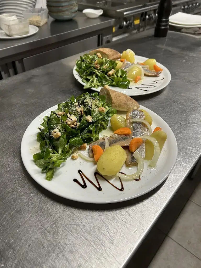 L’estaminet by yvan_Saint-Raphaël_slider_image_2