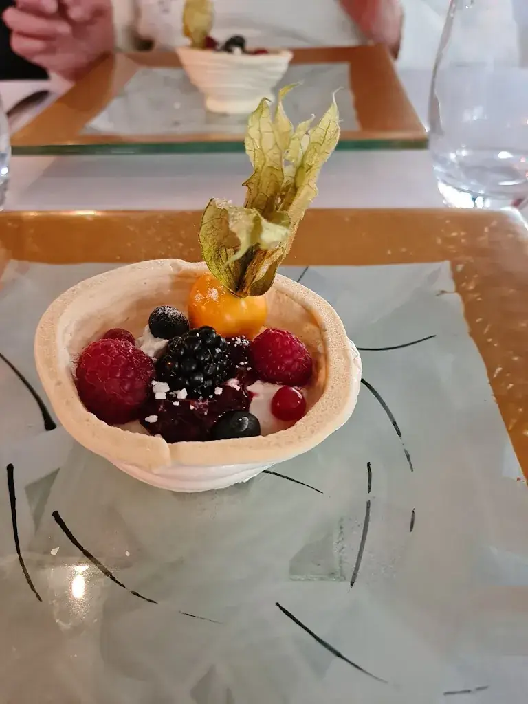 Auberge des Ris_Vallon-en-Sully_slider_image_2