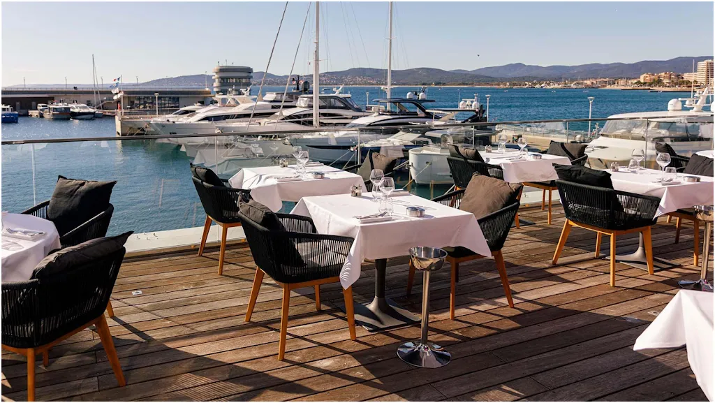 Le Baïa Saint-Raphaël restaurant in Saint-Raphaël