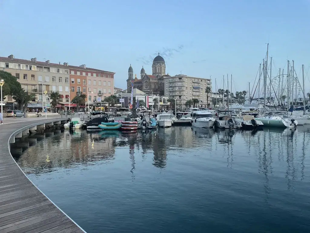 Travelling Hopper_Le Kashmir_Saint-Raphaël_recensione