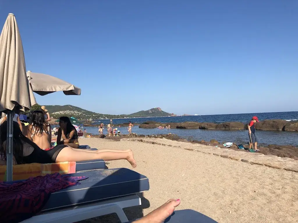 Zita McHugh_L’épuisette Plage_Saint-Raphaël_review