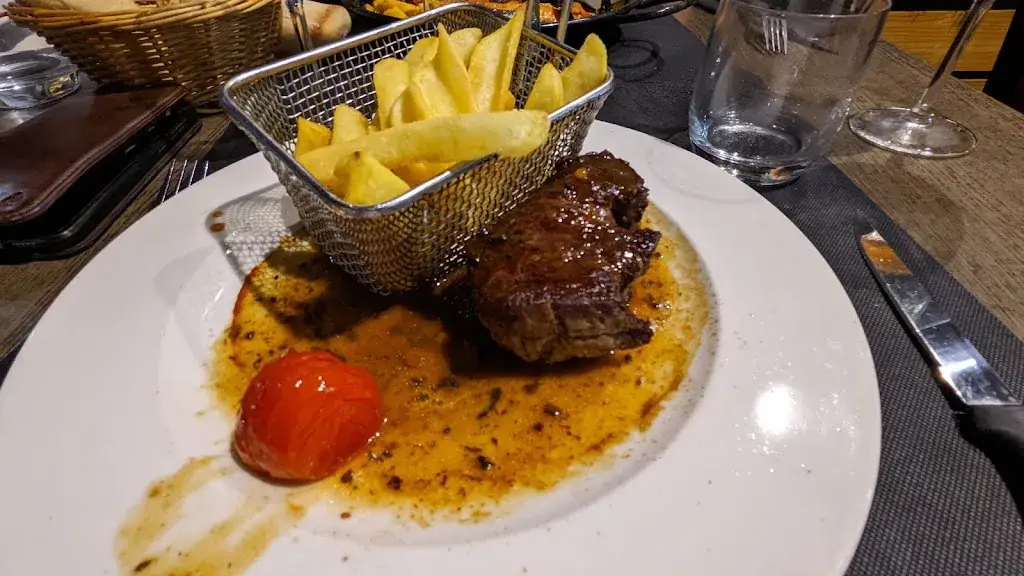 News Reader_Le Francois 1er_Saint-Raphaël_review