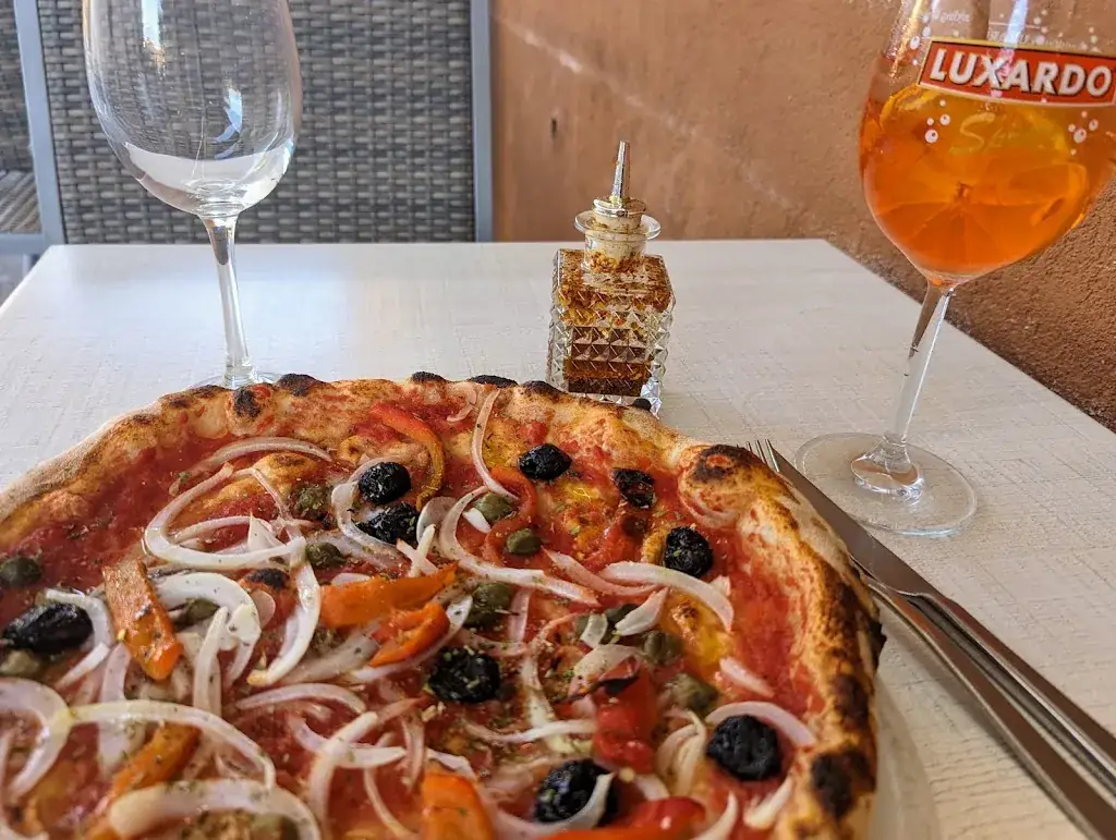 E. Lambin_Piccola Sicilia_Saint-Raphaël_review