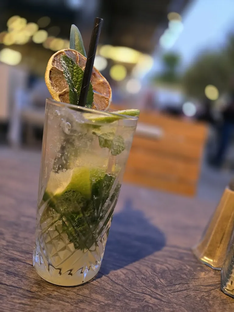 Paul van den Berg_La P'tite Moulerie_Saint-Raphaël_review