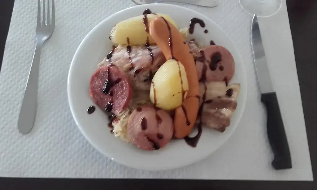 Le Chris and co_Rives_slider_image_2