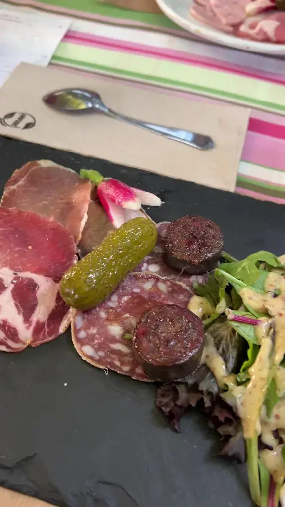 Joezel Rizi Nubla_La Crémaillère_Saint-Victoret_recensione