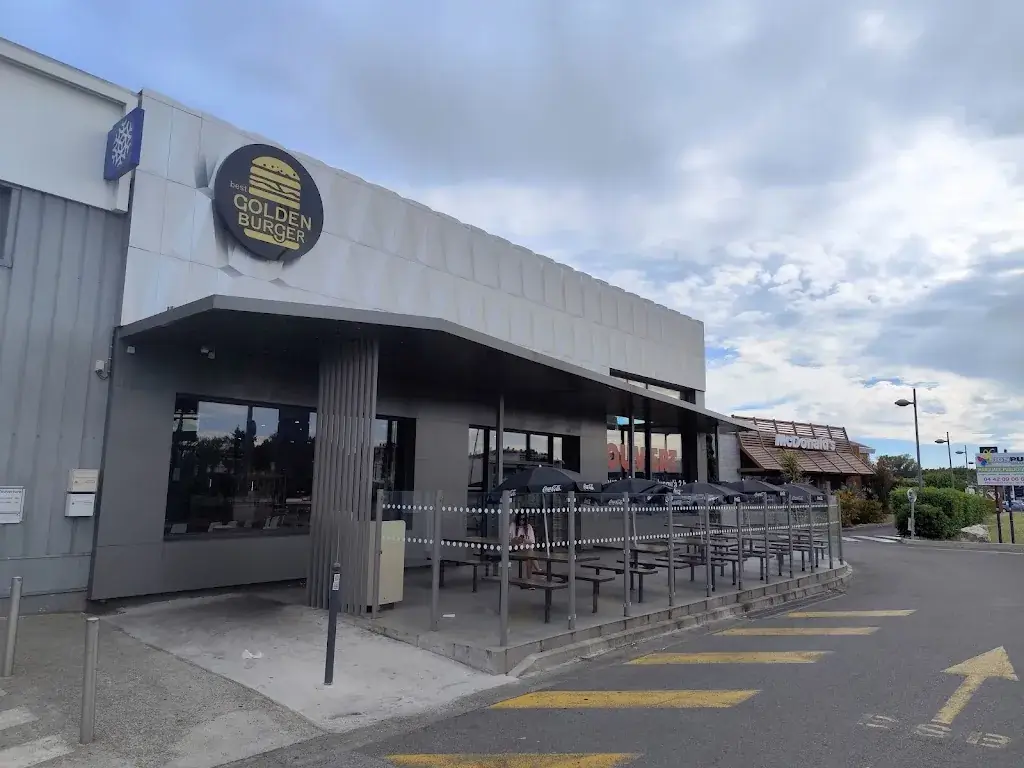 BEST GOLDEN BURGER_Saint-Victoret_slider_image_2