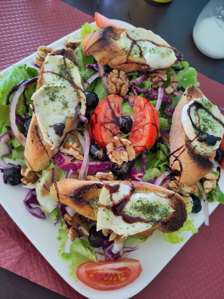 Marie Savignac_Galinette Restaurant et Pizzeria_Sainte-Tulle_review