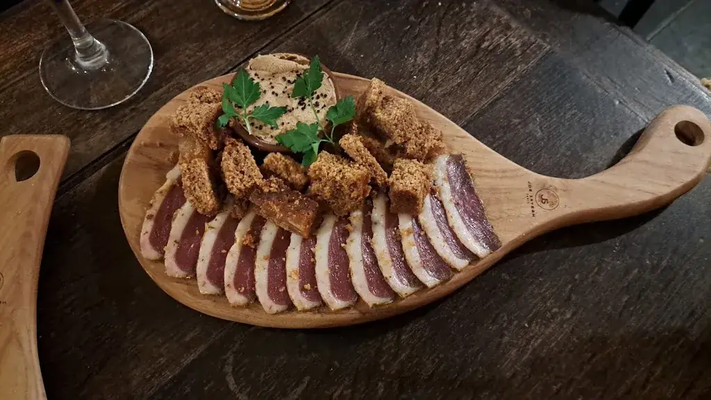 Peter Holdway_Barbarossa Lounge Bar_Salernes_review