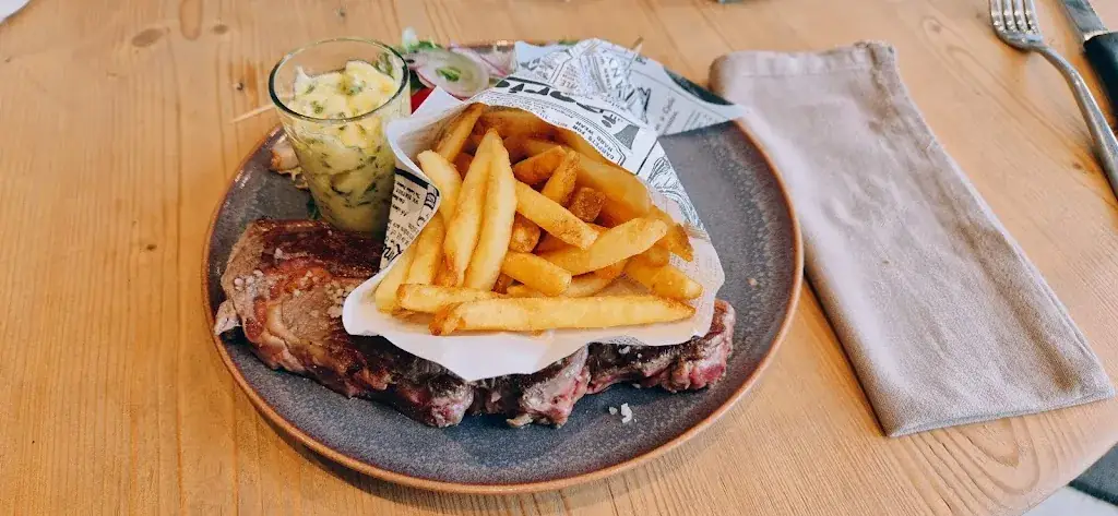 Le Ti Bouchon_Salernes_slider_image_3