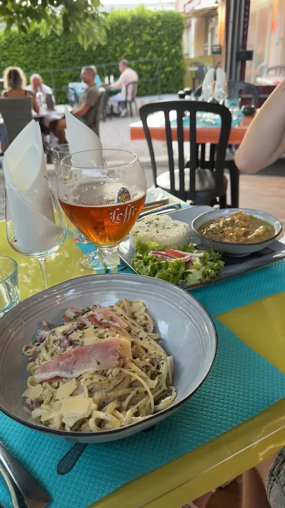 Julien Hache_Ici & Ailleurs_Salernes_review