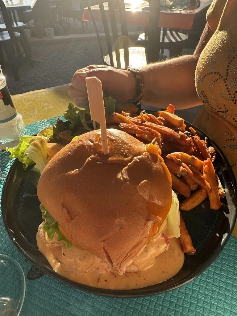 Eric Parodi_Ici & Ailleurs_Salernes_review