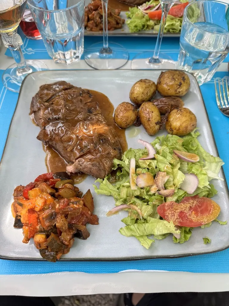 Jennifer BOUCAUT_Ici & Ailleurs_Salernes_review