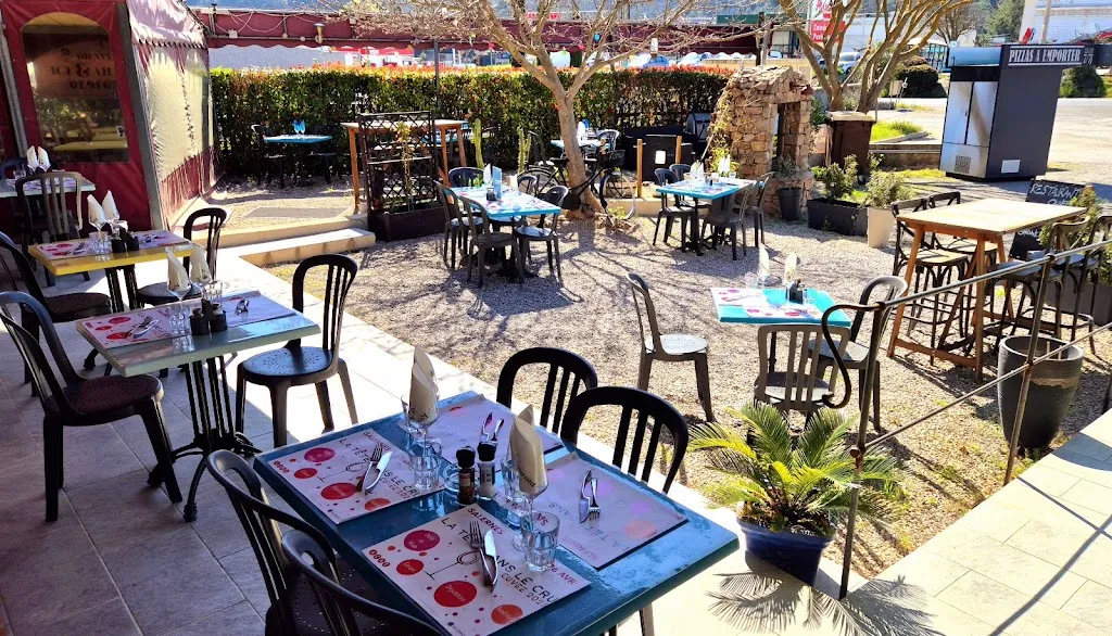 Ici & Ailleurs restaurant in Salernes