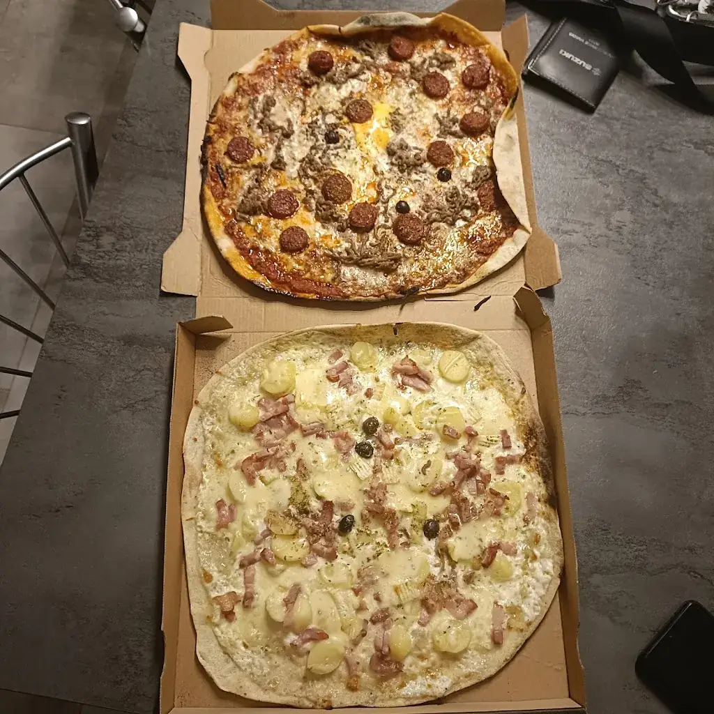 Megane Vinck_La Luna_Salernes_review