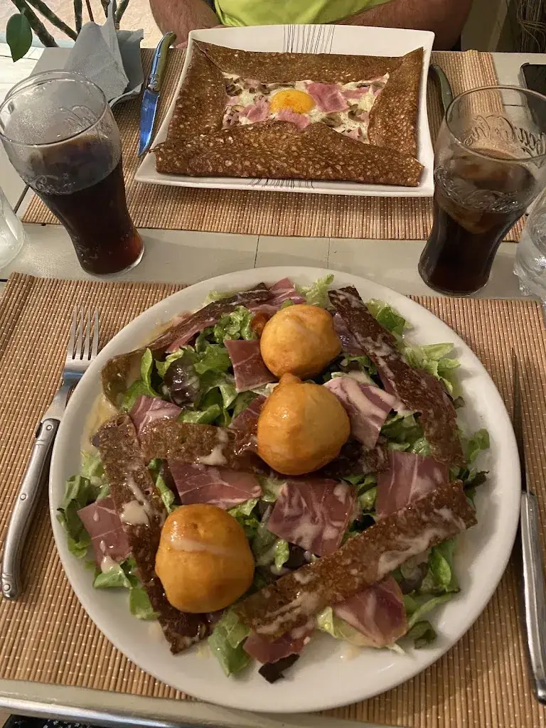 Emma Dennetière_L'Oustaou_Salernes_review