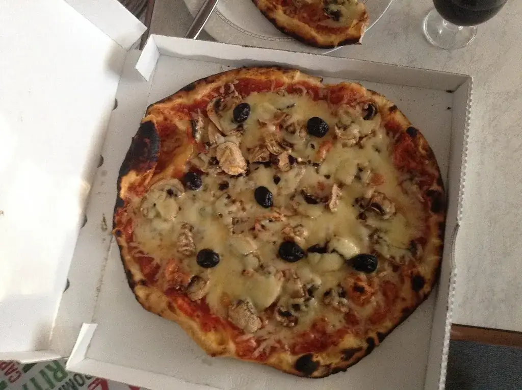 Menu_Pizza Dan_Sarrians_immagine_2