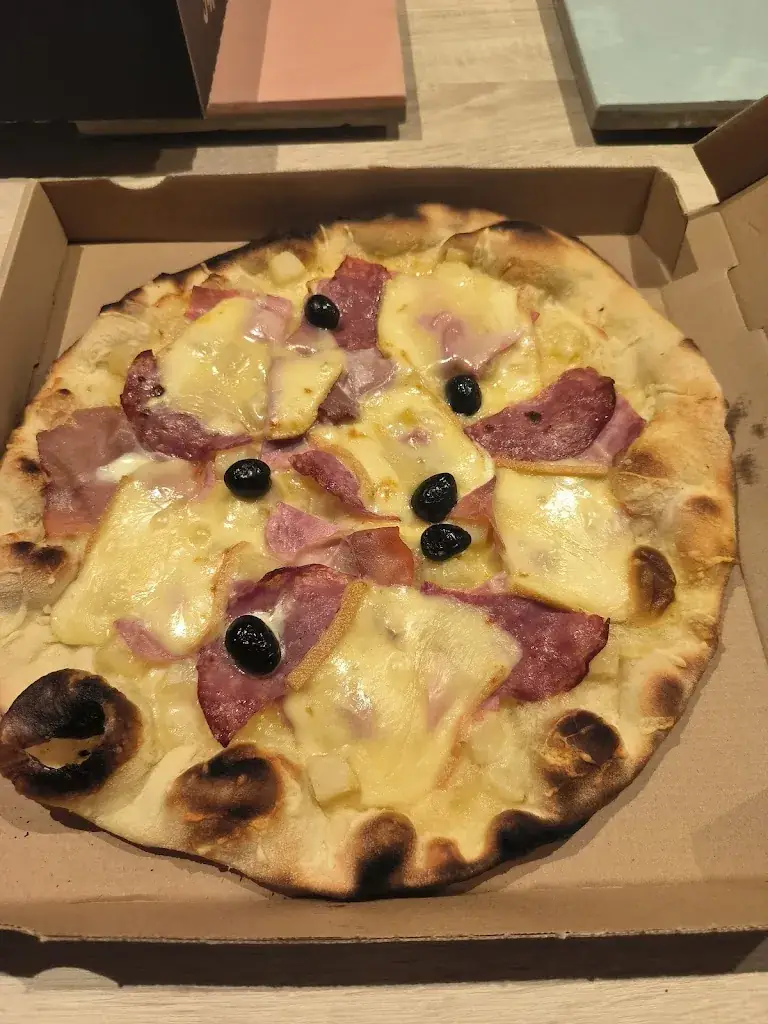Menu_Pizza Dan_Sarrians_immagine_4