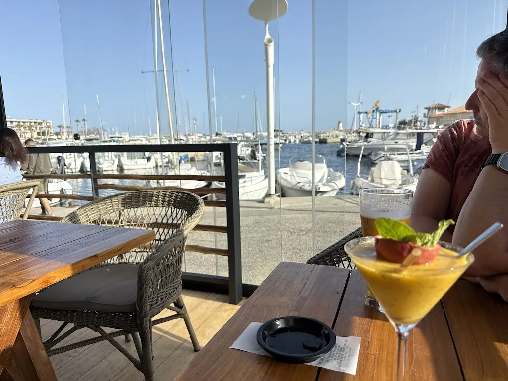 SMB_La Cabane_Sausset-les-Pins_review