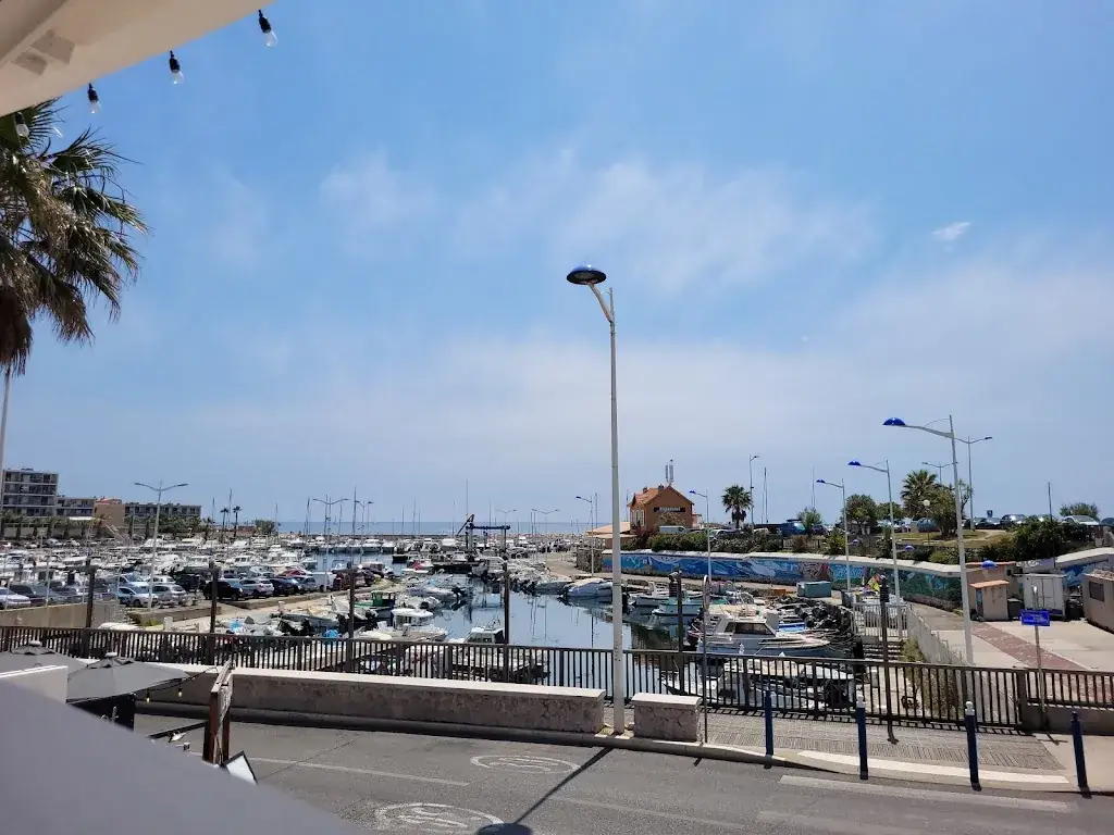 Sophie Lacroix_Le Quai-sausset_Sausset-les-Pins_review