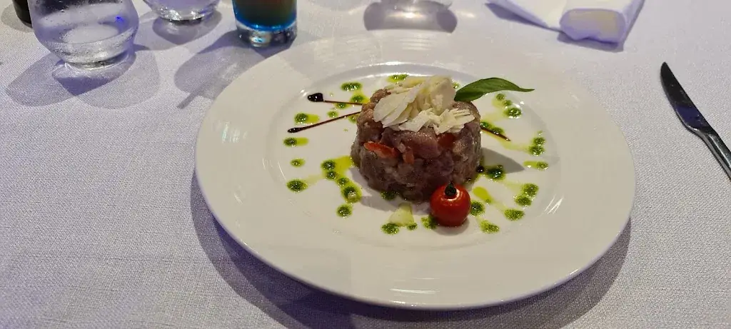 Giorgio Pili_La Calanque Bleue_Sausset-les-Pins_review