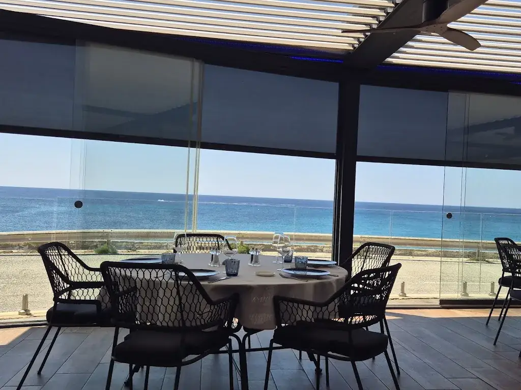 La Calanque Bleue_Sausset-les-Pins_slider_image_1