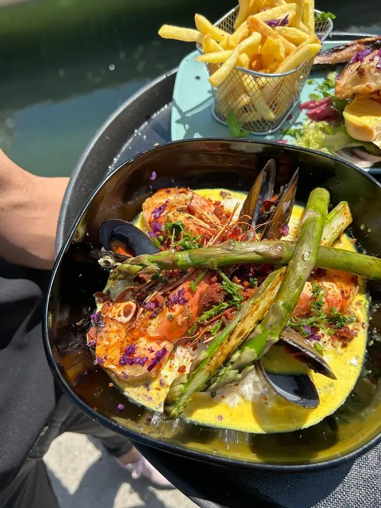 L' Océan_Sausset-les-Pins_slider_image_3