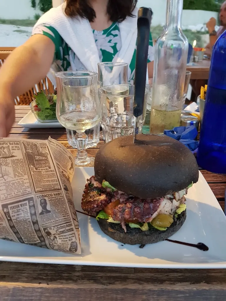 Michele Boccamazzo_Victy Beach_Sausset-les-Pins_review