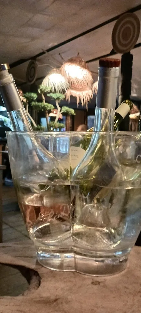 Edward Steller_La paillote Zanzibar_Sausset-les-Pins_review