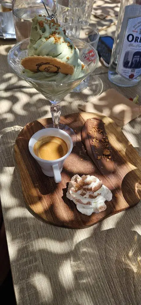 Christophe Roncalli_Paillote César_Sausset-les-Pins_review