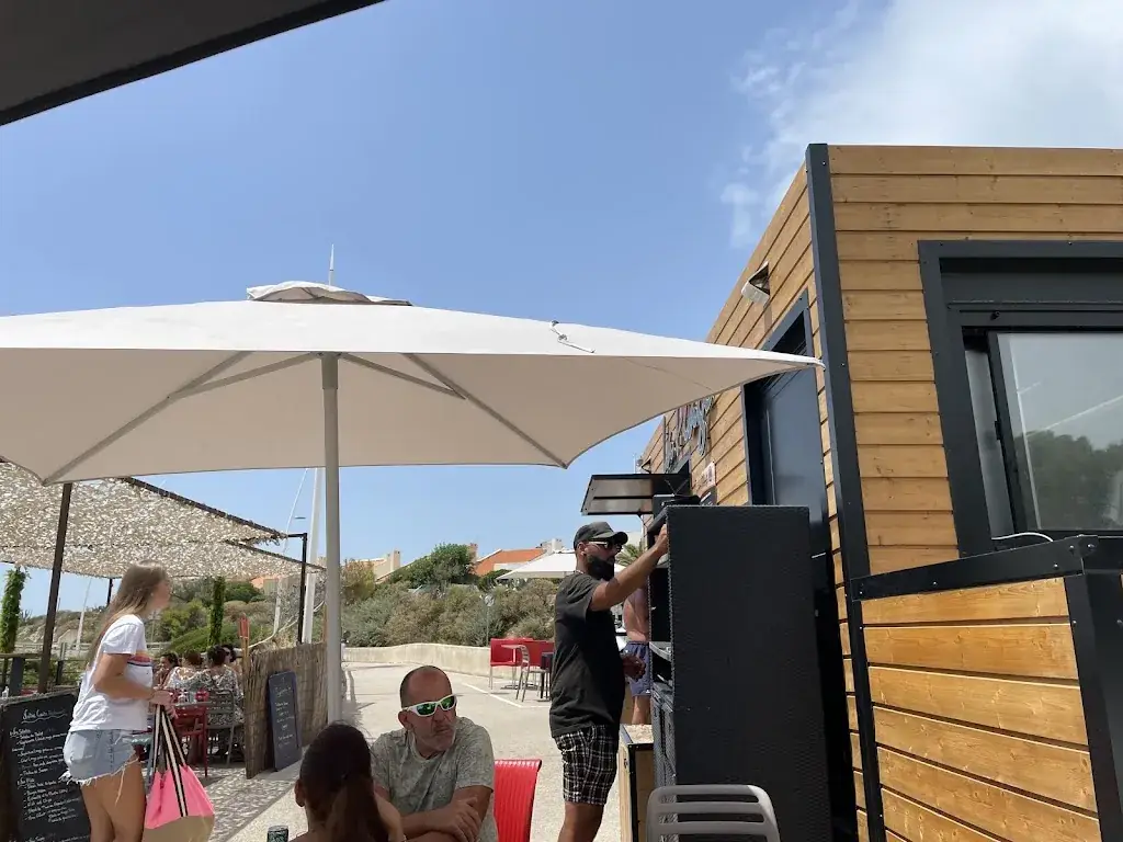 007 Expat_La Plage_Sausset-les-Pins_review