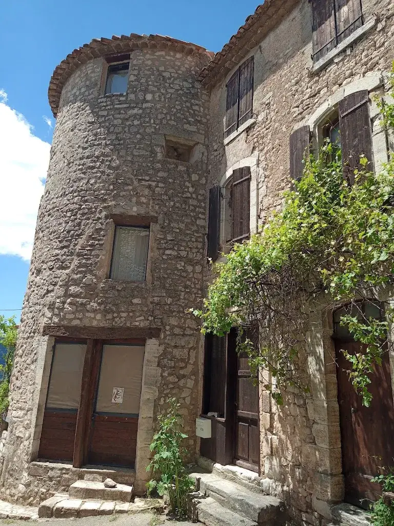 Le Provençal_Sault_slider_image_3