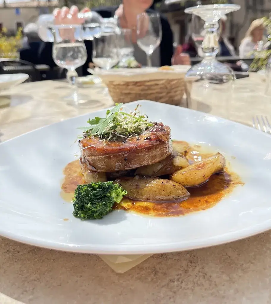 Restaurant Le Louvre_Sault_slider_image_3